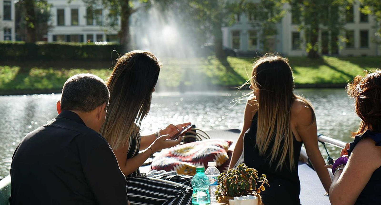 iederal-steeds-weer-happy-hour.jpg