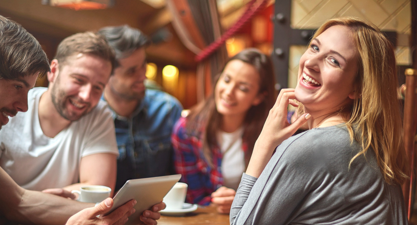 iederal-steeds-weer-happy-hour.jpg